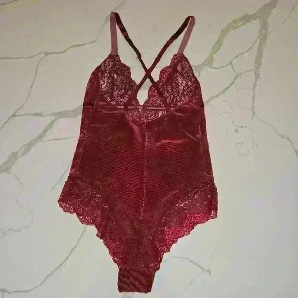 NWT Adore Me Womens Lacy Lingerie Bodysuit Deep Red Size Small - Picture 2 of 9